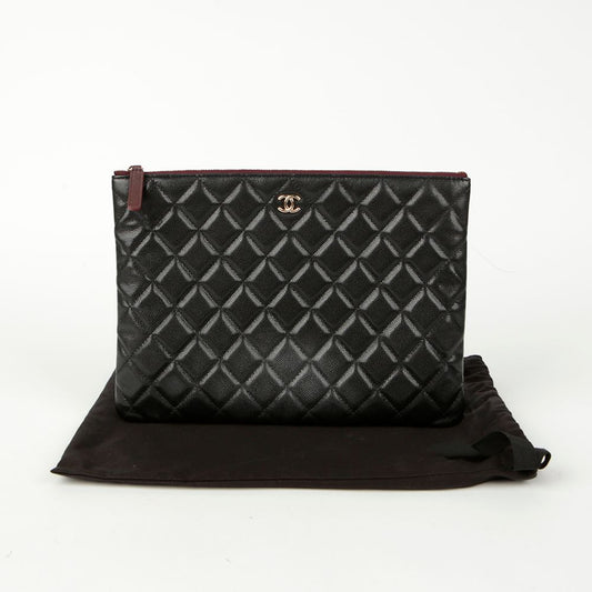 CHANEL A82545 クラシックキャビア ニューミディアムクラッチ 149955434 [P]