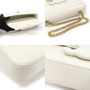 CELINE 199243BF4.01BC Weiße glänzende Kalbsleder Quir Triumph Goldkette Schultertasche 118931282 [P]