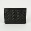 CHANEL キャビアスキン ボーイ ニューミディアム クラッチ A84406 118665669 [P]