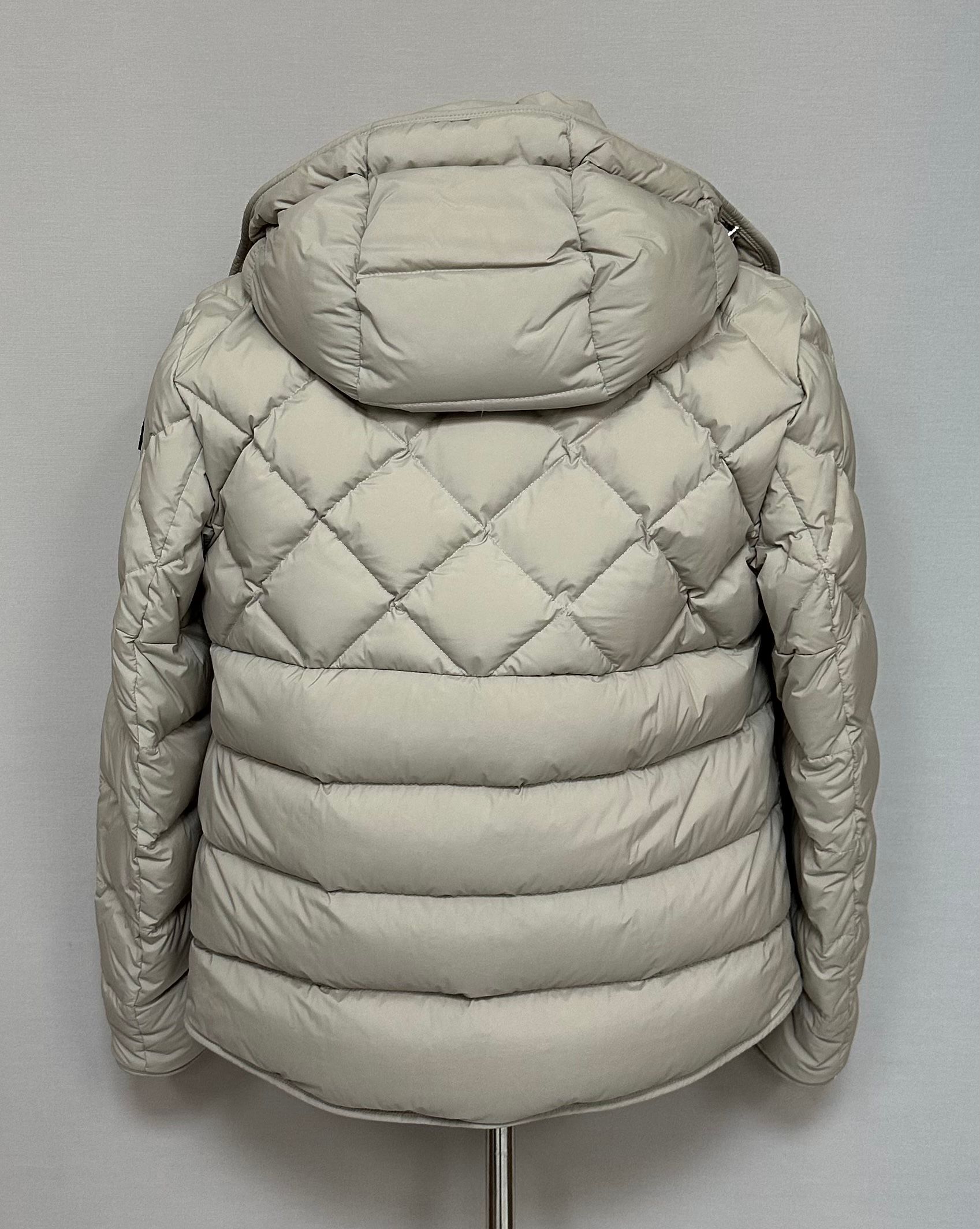 Moncler CECAUD Down Jacket (Size 95 100) 120073427 – trenbe
