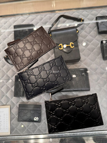 GUCCI シグニチャー シマ ジッパーカードケース ブラック ネイビー ブラウン 779876 120639134