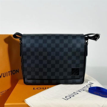 LOUIS VUITTON District PM Damier Graphite N42710 68178498