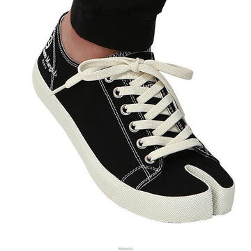 Maison Margiela Logo Tabi Sneakers 67121638