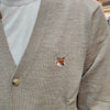 MAISON KITSUNE Klassischer Cardigan mit Fox-Head-Patch Beige Melange H250 123468091 [P]