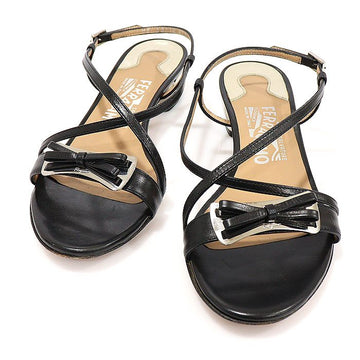 SALVATORE FERRAGAMO Schwarze Leder Mittelabsatz Sandalen mit silberner Schleifenverzierung 6.5D CO27191FE 123524837