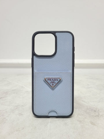 PRADA ペイルブルーサフィアーノトライアングルロゴiPhone 14 Pro Maxカードホルダーケース 123538443