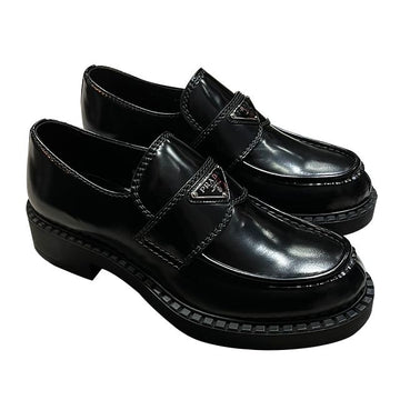PRADA 25SS 男性用 三角ロゴ チョコレート ブラシ仕上げレザー ローファー (2DE127 055 F0002) 124405279