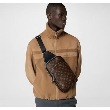 LOUIS VUITTON Avenue Slingback Crossbody M46327 72522806