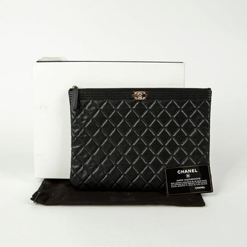 CHANEL A84406 キャビア ボーイ ニュー ミディアム クラッチ 125518766