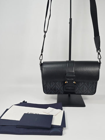 DIOR ヒット・ザ・ロード・メッセンジャーバッグ 125334993
