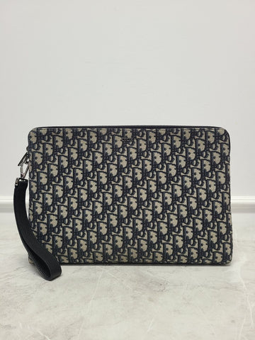 DIOR Oblique A4 Reißverschluss Clutch mit Trageriemen 125783594
