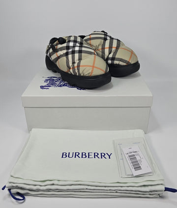 BURBERRY ピロー ロウ サンダル (255) 125843126