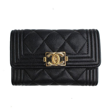 CHANEL Boy Black Soft Caviar Geldbörse mit goldenen Details 28er Serie 126451973