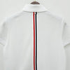 THOM BROWNE Klassisches Polo-Shirt mit Rückenlogo und drei Streifen Weiß (FJP014A 00050 100) 123475782 [P]