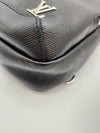 LOUIS VUITTON Taiga Avenue Slingback Schwarz (M30443) 127481434 [P]