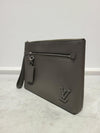 LOUIS VUITTON カーキ LV エアログラム アイパッド クラッチ 128596853 [P]