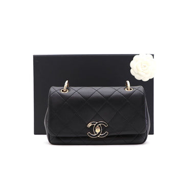 CHANEL AS2318 Lambskin Matelassé Gold-Tone Chain Shoulder Bag and Crossbody Bag 92449004 129172494