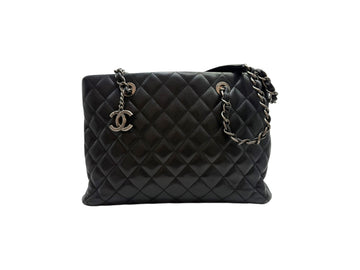 CHANEL キャビア フラップ シーズン ショルダーバッグ ブラック 21 130847423
