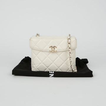 CHANEL AS2877 CCロゴフラップボックスチェーンショルダーバッグ 130601738