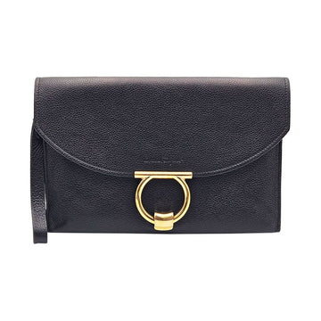 SALVATORE FERRAGAMO ブラック ガンチーニ ゴールド マゴ ストラップ クラッチ 720475 131283811