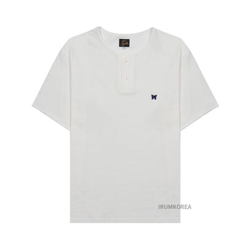 NEEDLES QV355A OFF WHITE SS25 メンズ ヘンリー ネック Tシャツ 132698857