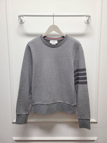 THOM BROWNE Graues diagonal gestreiftes tonal Rundhals Sweatshirt 1 132718752