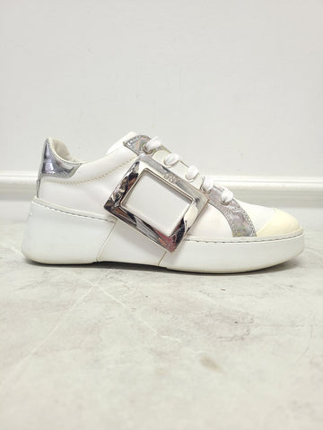 ROGER VIVIER Weißes Viv' Skate Sneaker mit Metallverschluss 133042818