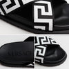 VERSACE メンズ グレカ スリッパ 51895999 [P]