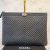 CHANEL Boy Chevron Clutch New Medium 29270402 135915326 [P]