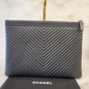 CHANEL Boy Chevron Clutch New Medium 29270402 135915326 [P]