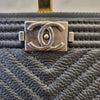 CHANEL Boy Chevron Clutch New Medium 29270402 135915326 [P]