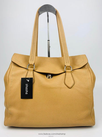 PRADA Beige Schultertasche mit silbernem Hardware 135944674