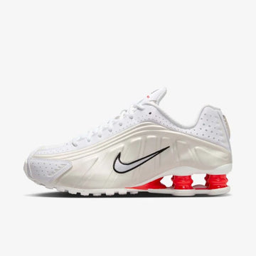 NIKE シャクス R4 ウィメンズ ホワイト ピカンテ レッド AR3565-103 136182838