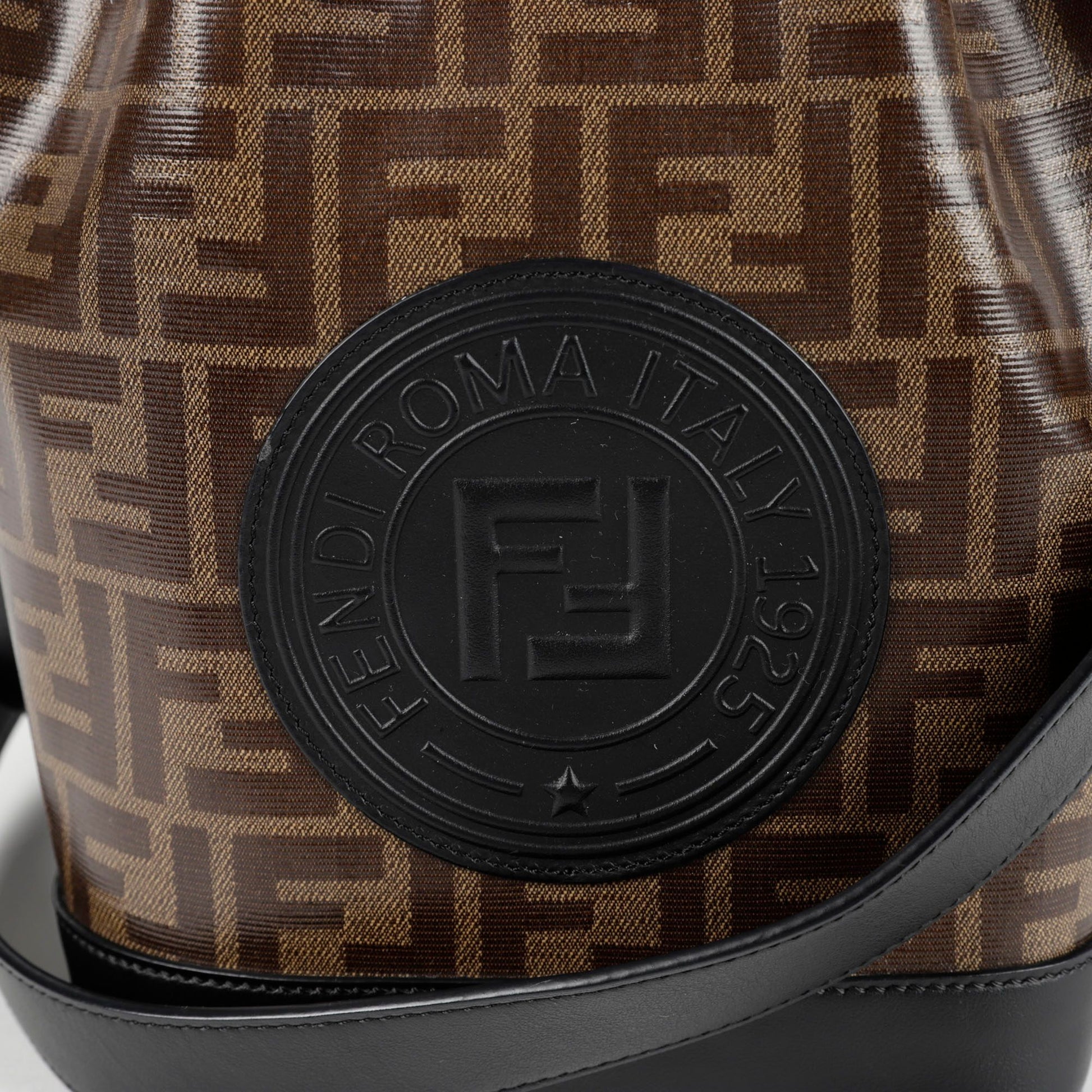 Fendi Montrezzo Small Bucket Shoulder Crossbody Bag 8BT298