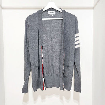 THOM BROWNE Merinowolle Relaxed V-Neck Cardigan L331730 138632434