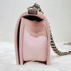 CHANEL シェブロン シルバーメタリック ボーイバッグ ミディアム M ショルダーバッグ 24番 138929138 [P]