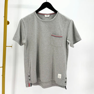 THOM BROWNE ポケット半袖Tシャツ グレー (MJS010A) 138991966