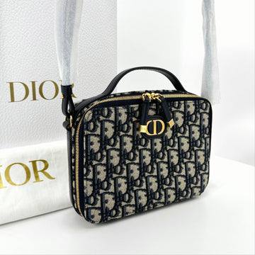 DIOR Oblique 30 Montaigne Box Bag Crossbody (S2141UTZQ) 139588486