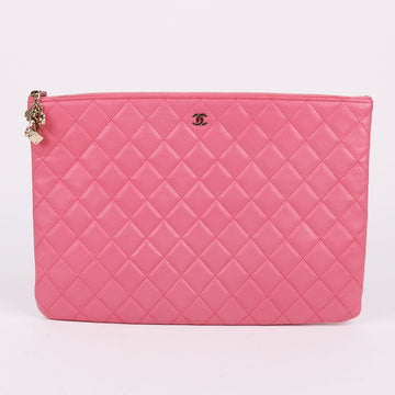 CHANEL CC Goldene Logo Lammleder Pink Große Clutch 22-8 139707711