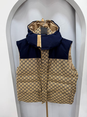 GUCCI GG Canvas abnehmbarer Kapuzen-Daunenweste 50 139782681