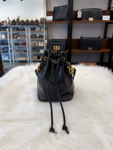 FENDI Montrezzo Kleine Bucket Bag Schwarz (8BS010) 139785042