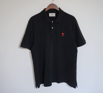 AMI L ブラック スモールハート刺繍 半袖カラーTシャツ BFHPL001 139880337