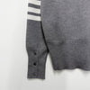 THOM BROWNE Schräge 4-Streifen Milano-Stich Wollcardigan Hellgrau (MKC160A 00014 055) 139893090 [P]