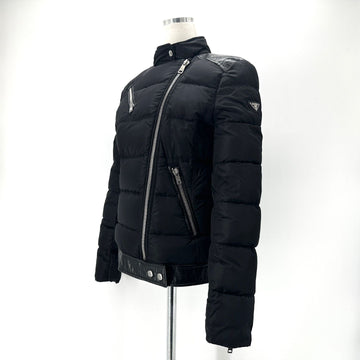 PRADA トライアングルロゴ女性ライダースショートパディングジャケット 140028354