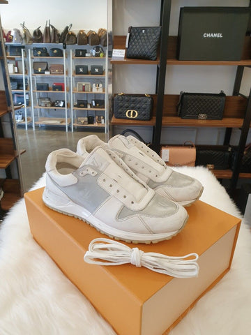 LOUIS VUITTON Runaway Sneaker Weiß B+ 141182752