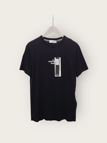STONE ISLAND ブラックアーキビオプリント半袖Tシャツ 42191596