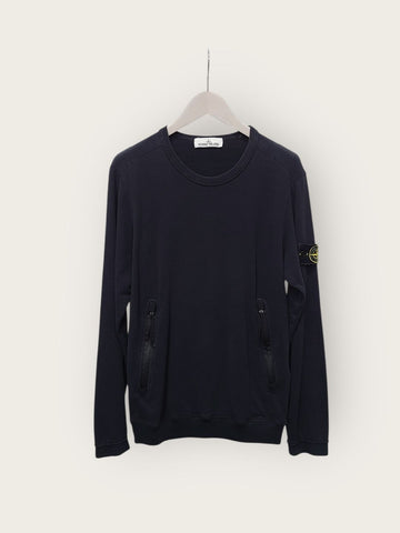 STONE ISLAND ブラックジップポケットワッペンラウンドトレーナー 42358630