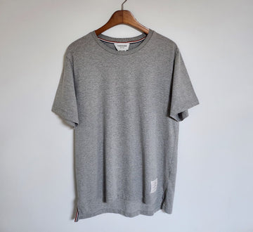 THOM BROWNE Graues Dreilinien T-Shirt MJS067A 141364128