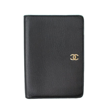 CHANEL ブラックレザーの二つ折り財布 6番代 141473473