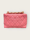 CHANEL Mini-Crossbody aus Kälberleder in Pink 141812578 [P]